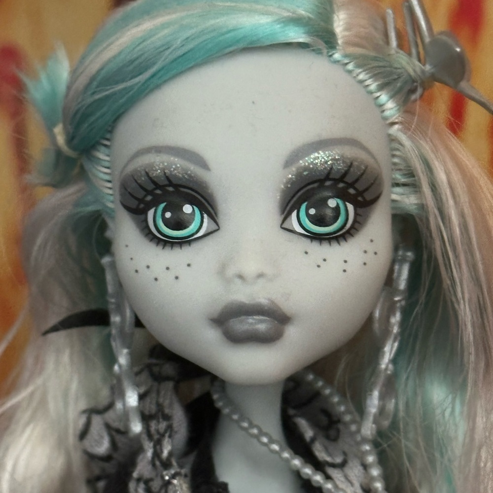 Monster high reel drama lagoona blue & sweet screams ghoulia bundle